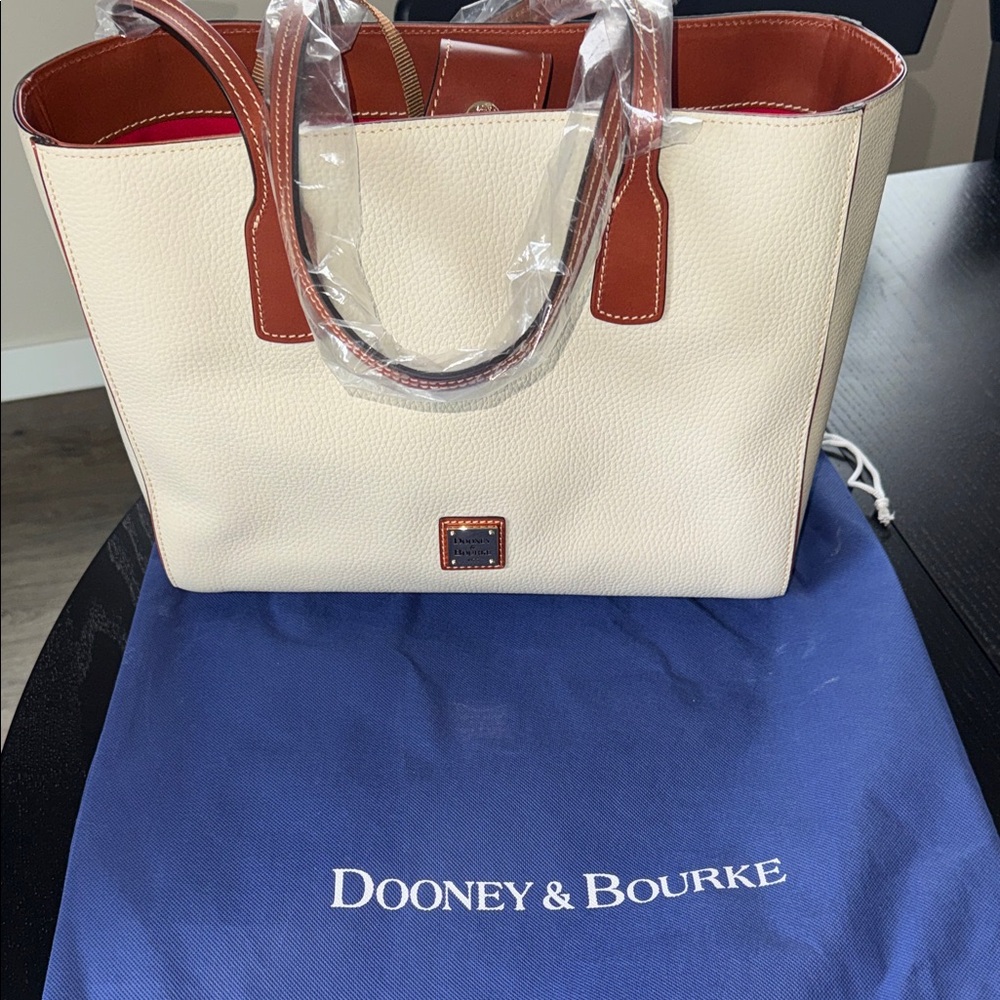 Dooney & Bourke Ashton Tote in Bone!